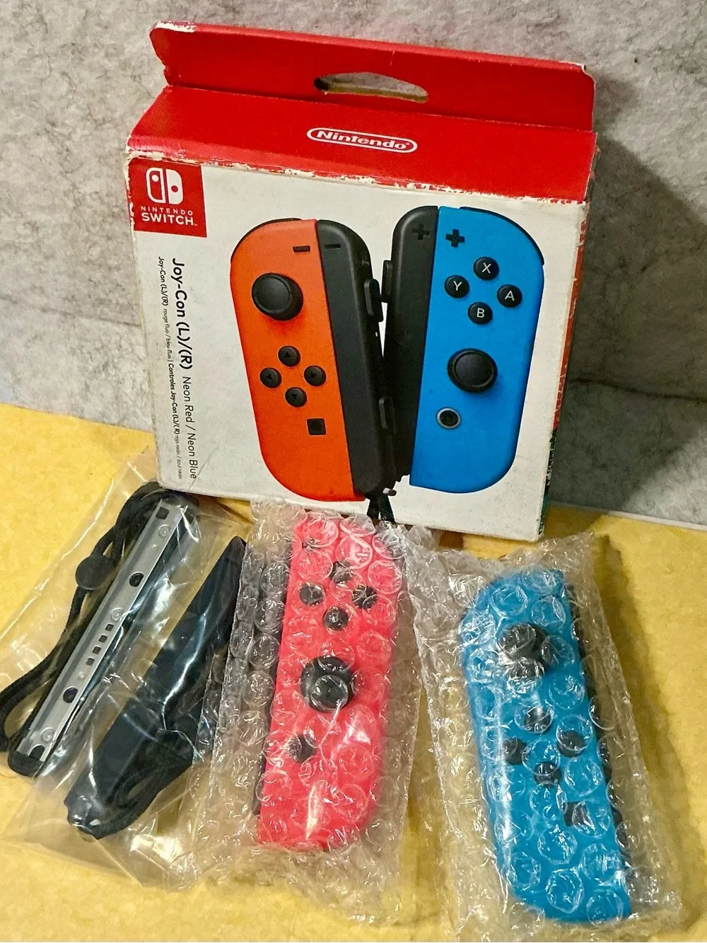 Nintendo Switch Joy-Con Controller (L) /(R) - Neon Red/Neon Blue - NEW Open Box